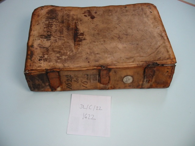 Fig. 6 DL/C/22, LMA, London – tacketed parchment binding with boards